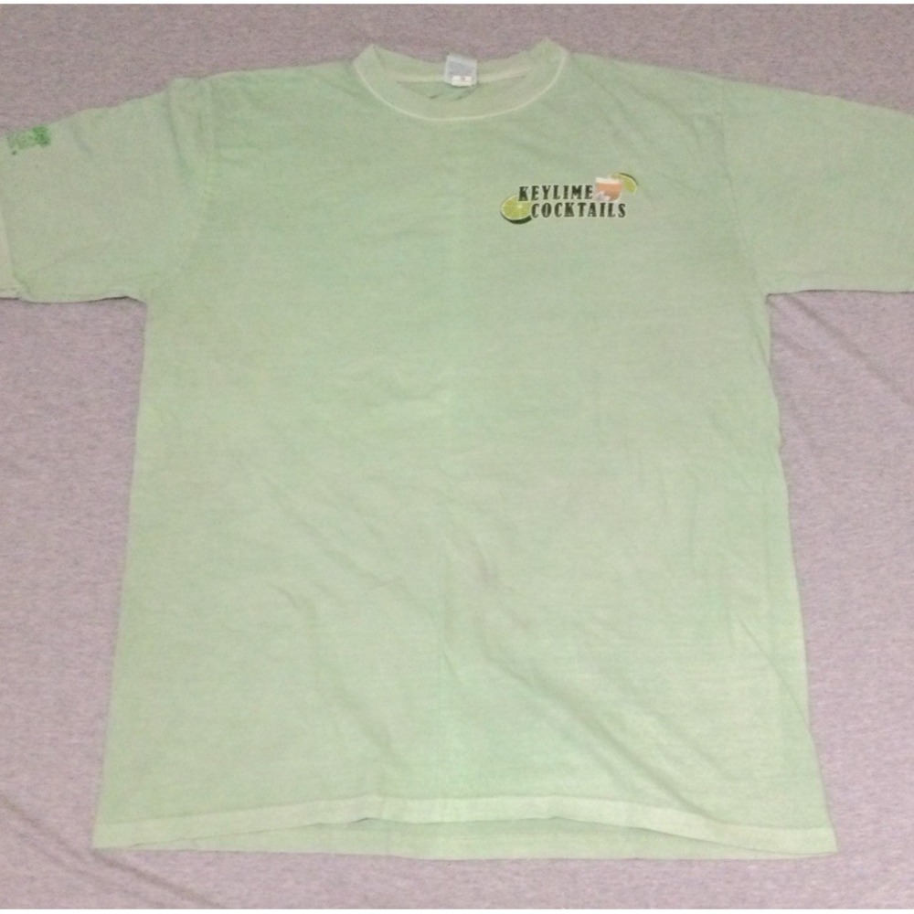 Crazy shirt T Shirt Vtg 90s Hawaii Keylime coctails sz Large green keylime dyed